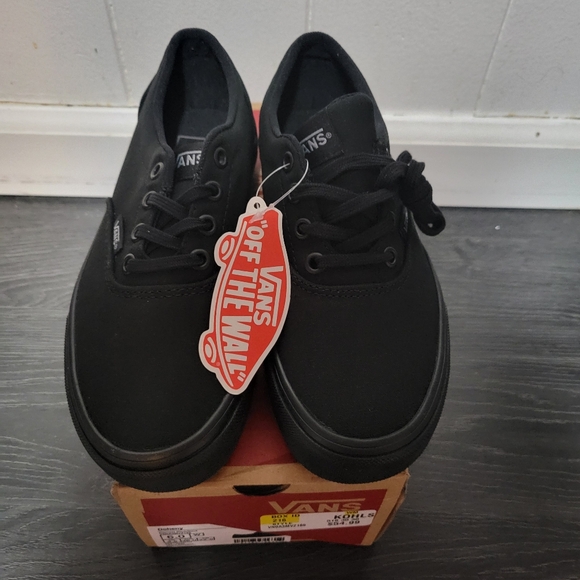 Vans Shoes - Black Doheny Van's size 6 Women's- NEW